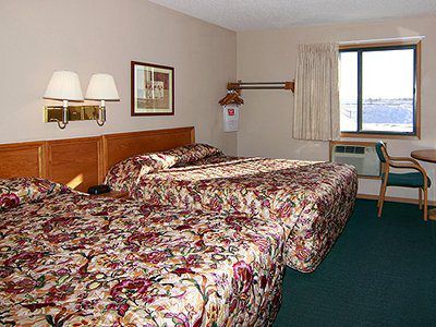 Econo Lodge *