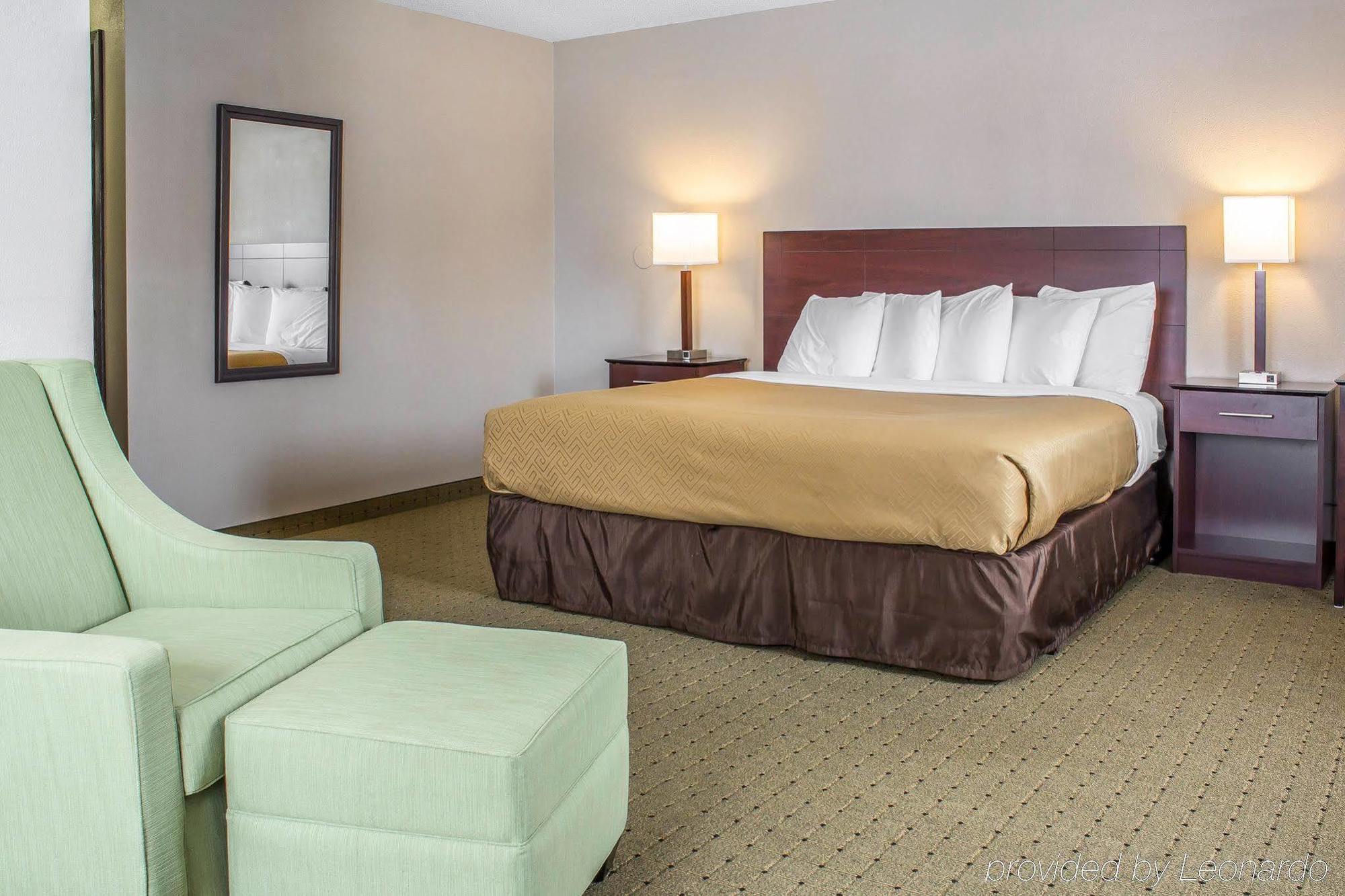 Econo Lodge *